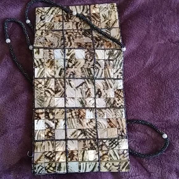 Mod by Design Horn Crossbody Bag - Picture 4 of 8